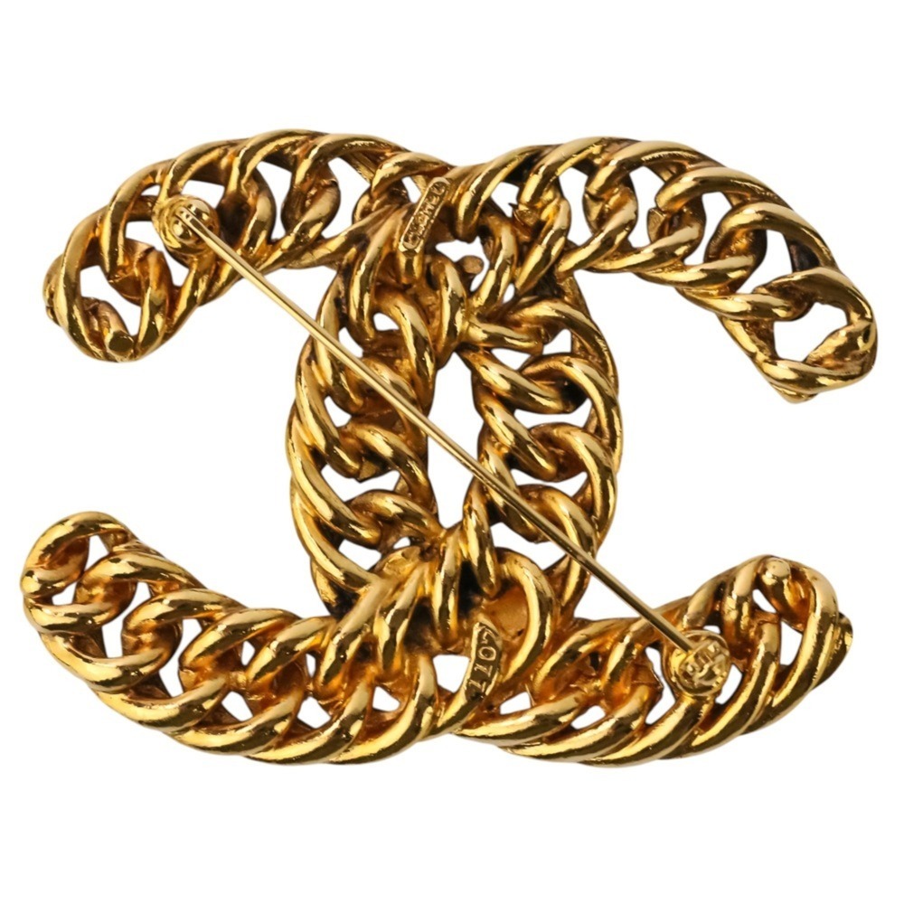 CHANEL Vintage Gold Logo Brooch - Picture 3 of 12